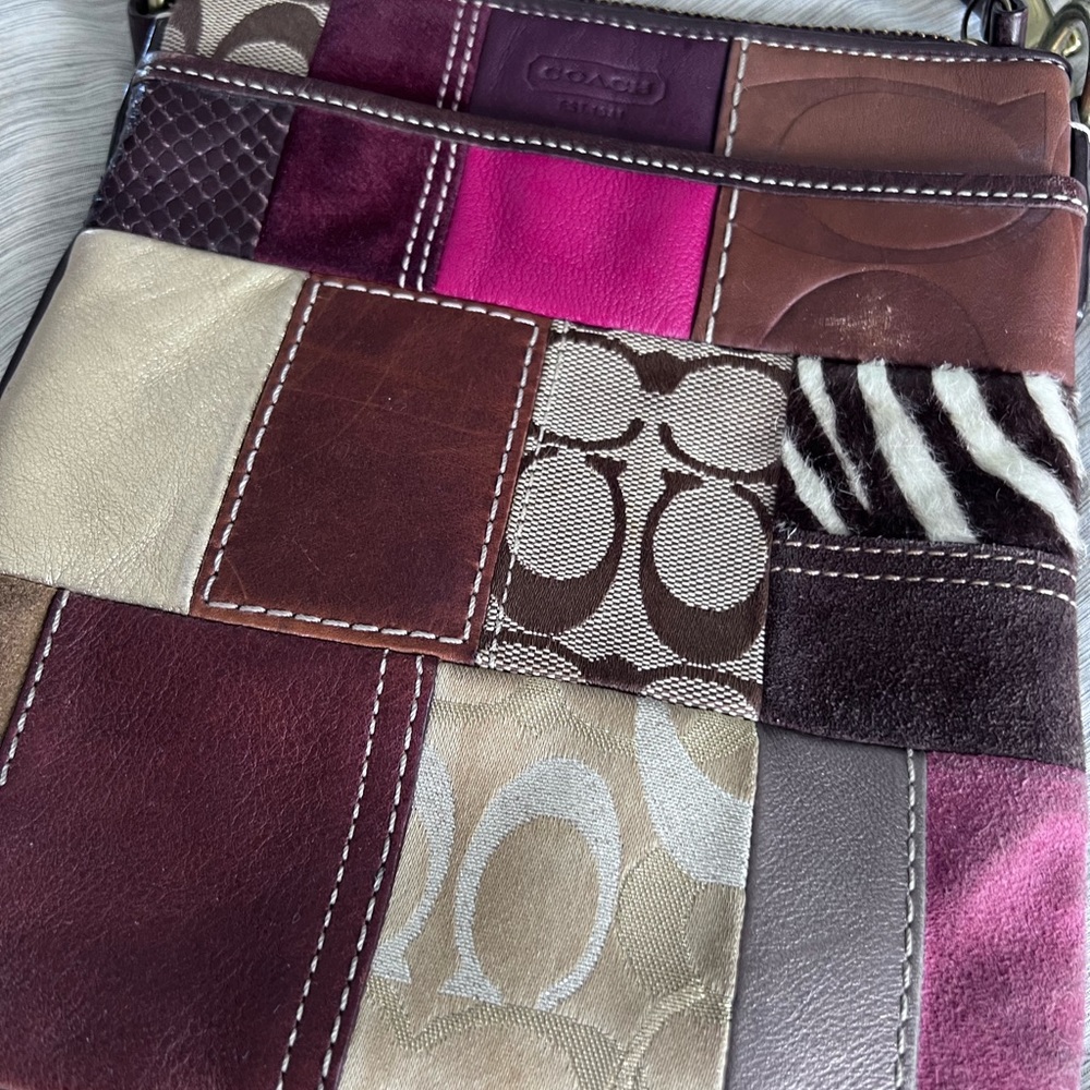 Cross body Coach purse. Cute!